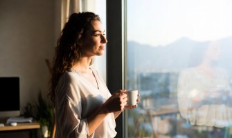 Эффект «серого неба»: почему ваша продуктивность зависит от одной молекулы